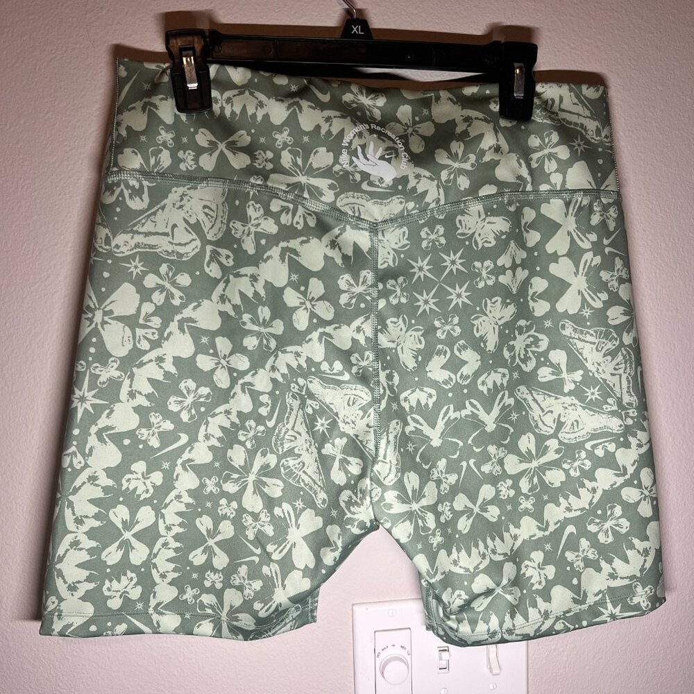 Nike Dri-Fit Women's Recreation Club Green Flower Butterfly Biker Shorts Size 1X - Picture 2 of 12